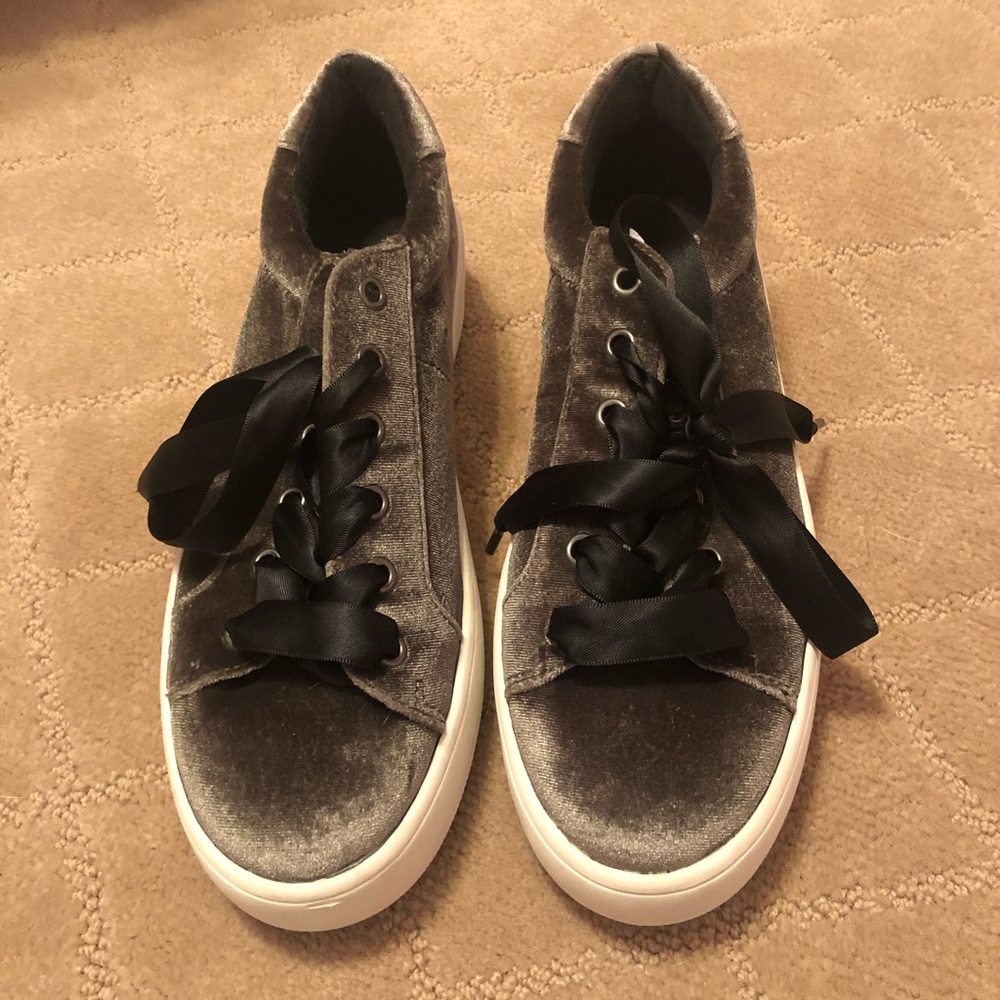 Steve madden sneakers